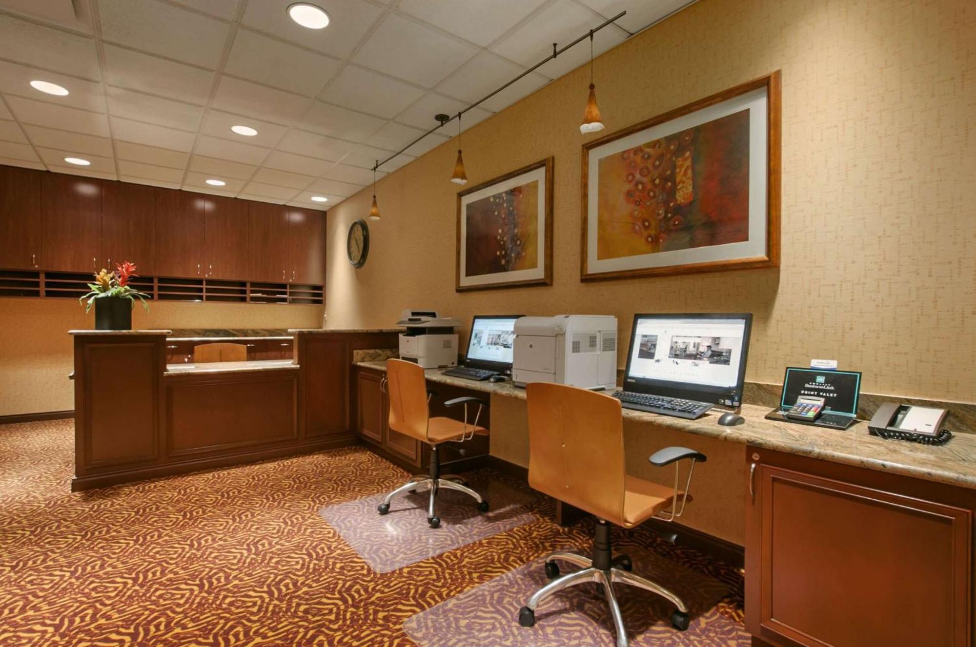 Embassy Suites San Marcos Hotel Conference Center Бизнес фото