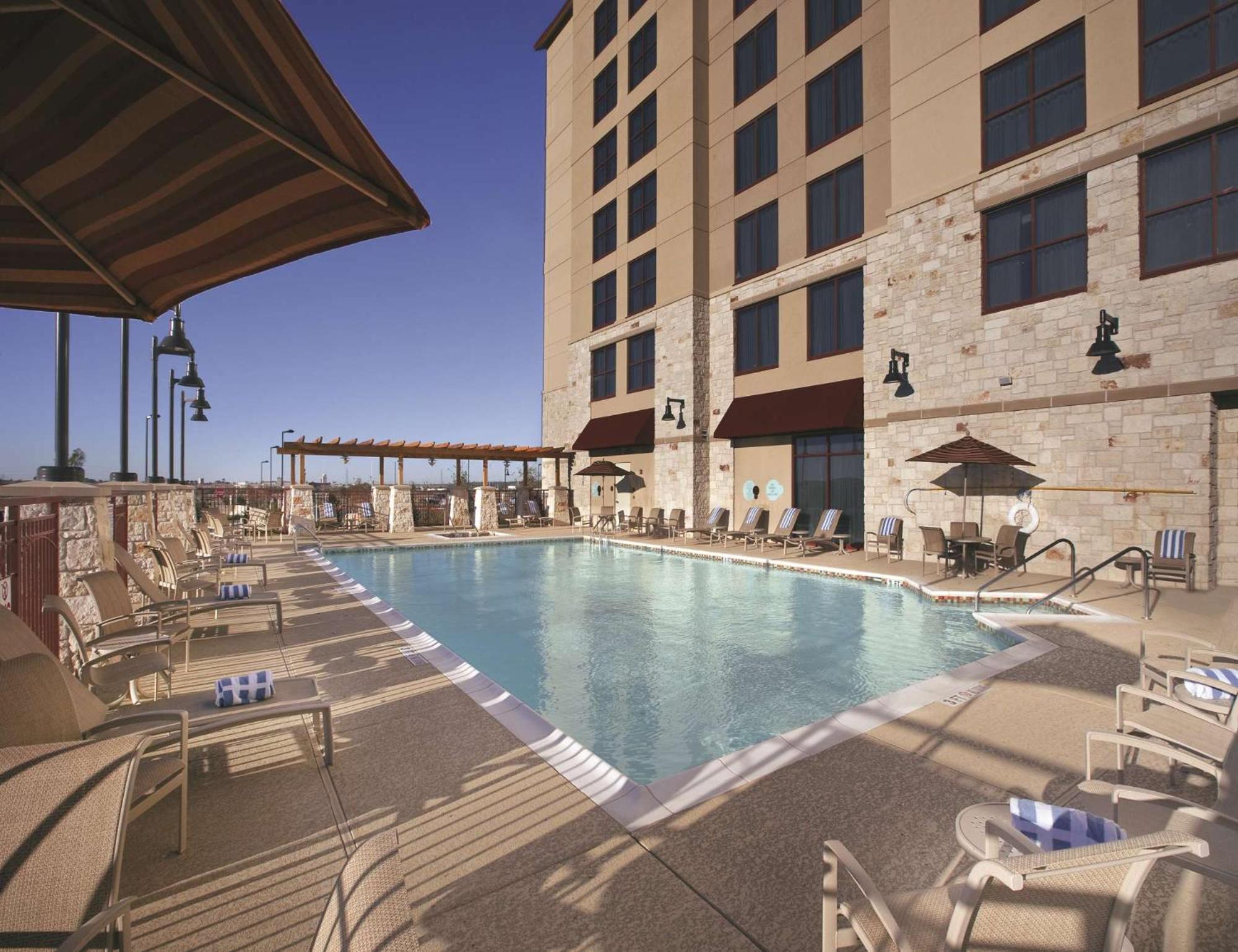 Embassy Suites San Marcos Hotel Conference Center Экстерьер фото